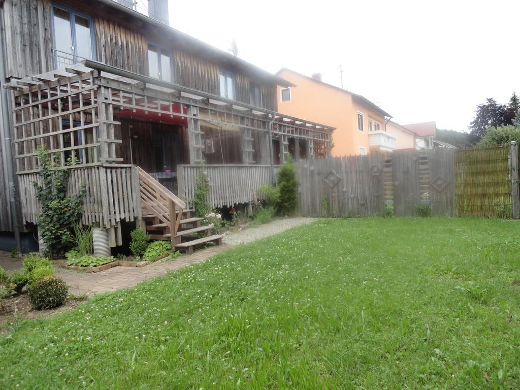 Holzhaus Mit Grüner Aussicht Zum Erholen *