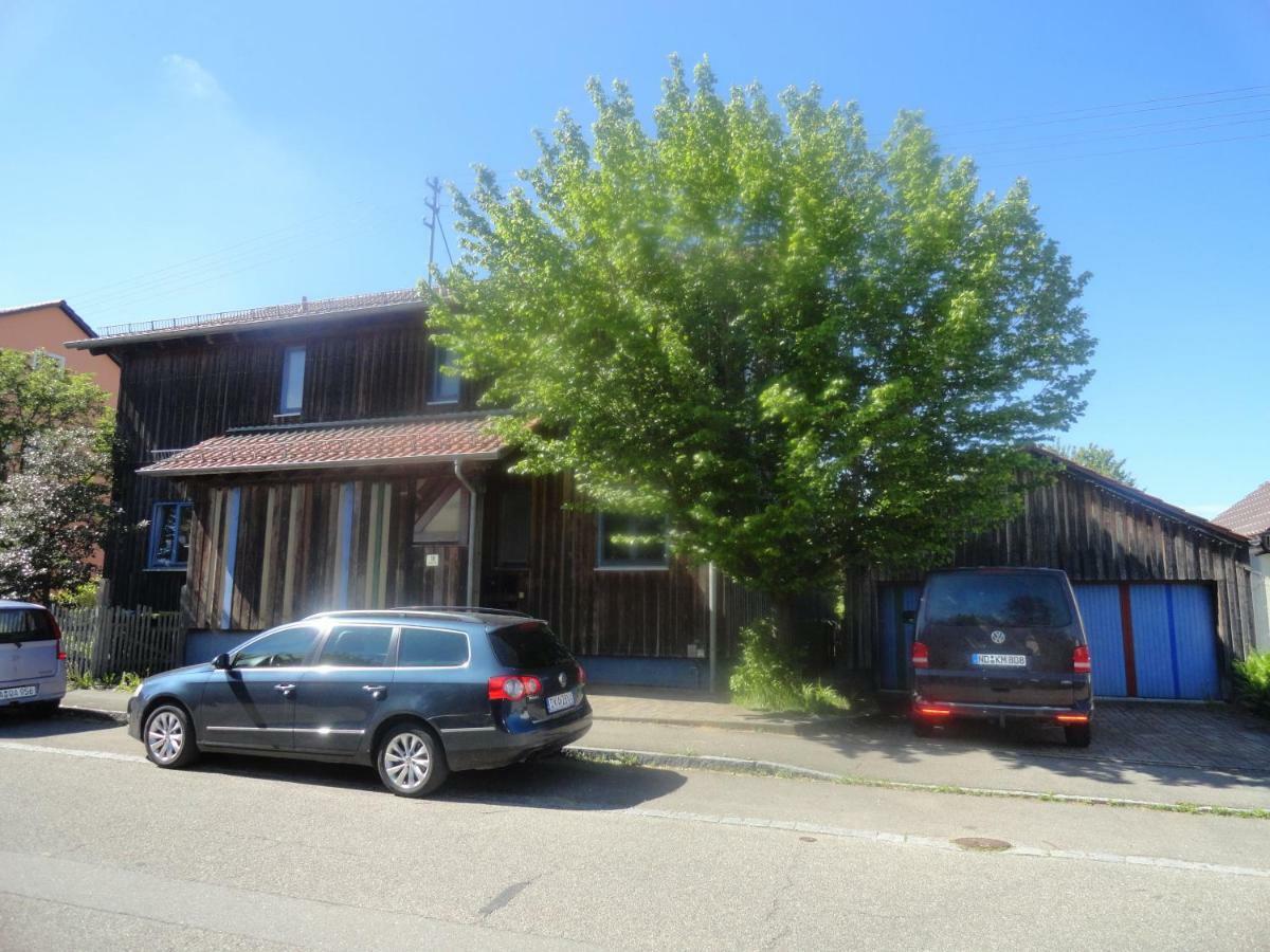 Holzhaus Mit Grüner Aussicht Zum Erholen *