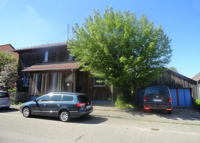 Holzhaus Mit Gruener Aussicht Zum Erholen