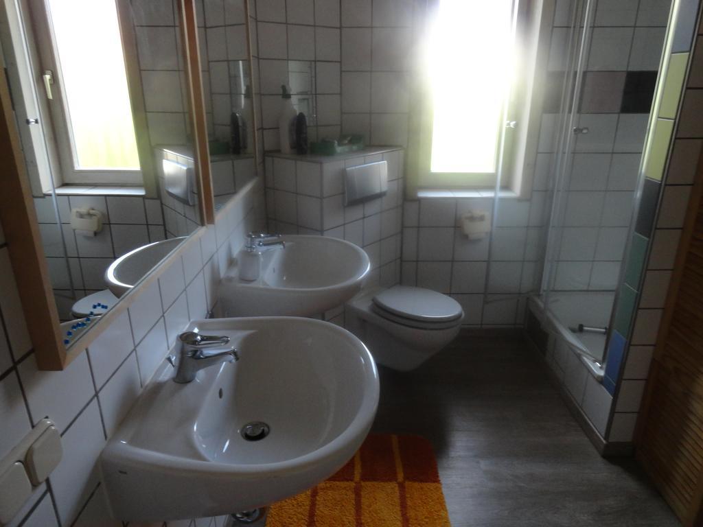 Holzhaus Mit Gruener Aussicht Zum Erholen Hébergement de vacances *